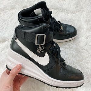 Like New - Air Nike Sneakers high top